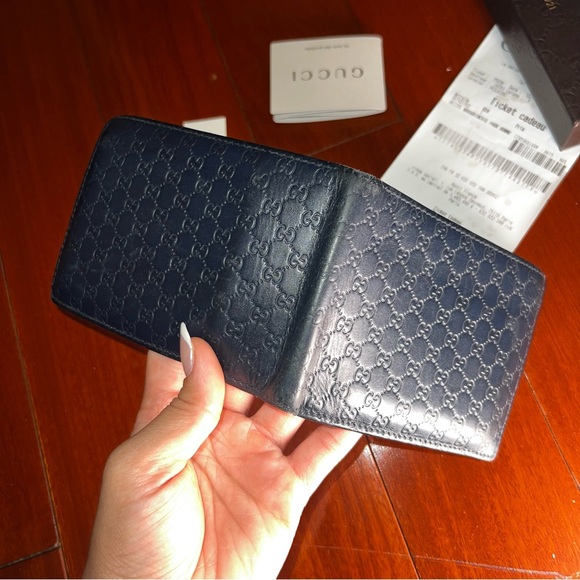 GUCCI Men’s MicroGuccissima GG Logo Leather Wide Bifold Navy Blue Wallet - Picture 4 of 16
